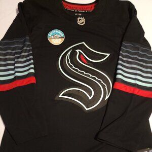 NWT Seattle Kraken Alternate Black Jersey